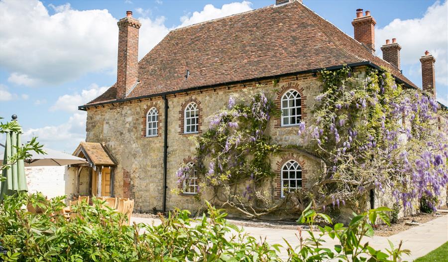 Leeds Castle Holiday Cottages Self Catering In Maidstone Leeds